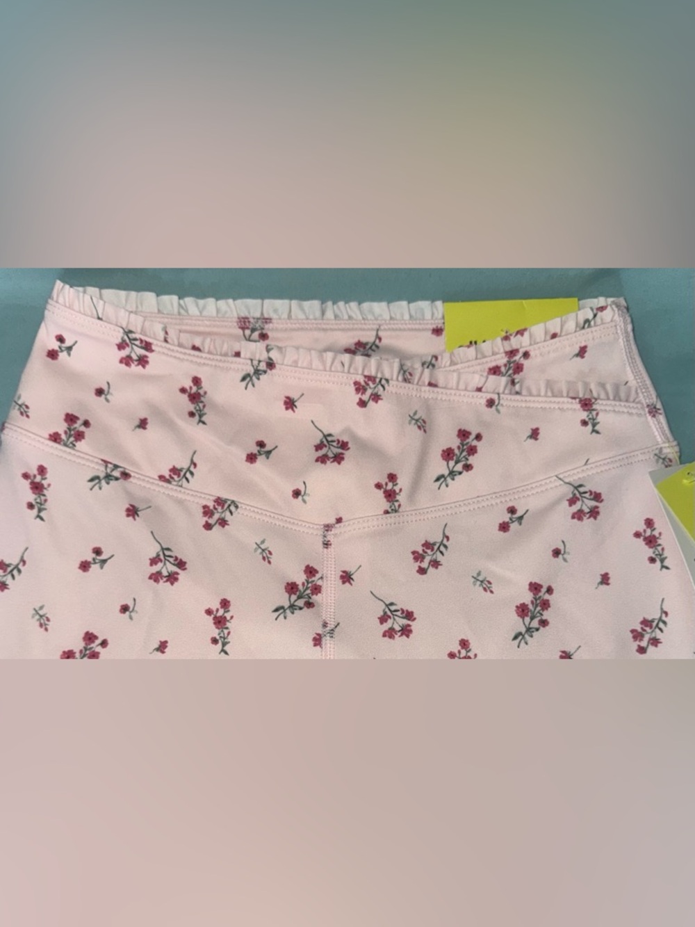 Girls' Crossover Ruffle Waistband
Leggings - All In Motion Light Pink M (8) - Picture 2 of 7